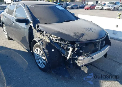 2015 Nissan Altima 2.5 S z USA, uszkodzony, nr VIN 1N4AL3AP2FN327266